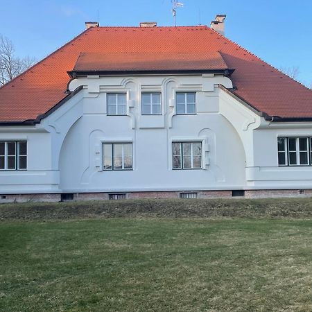 Vila Haj Usov Екстер'єр фото